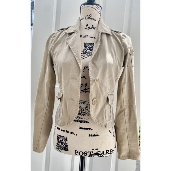 NWOT Tan Two Button Old Navy Blazer - Picture 2 of 5